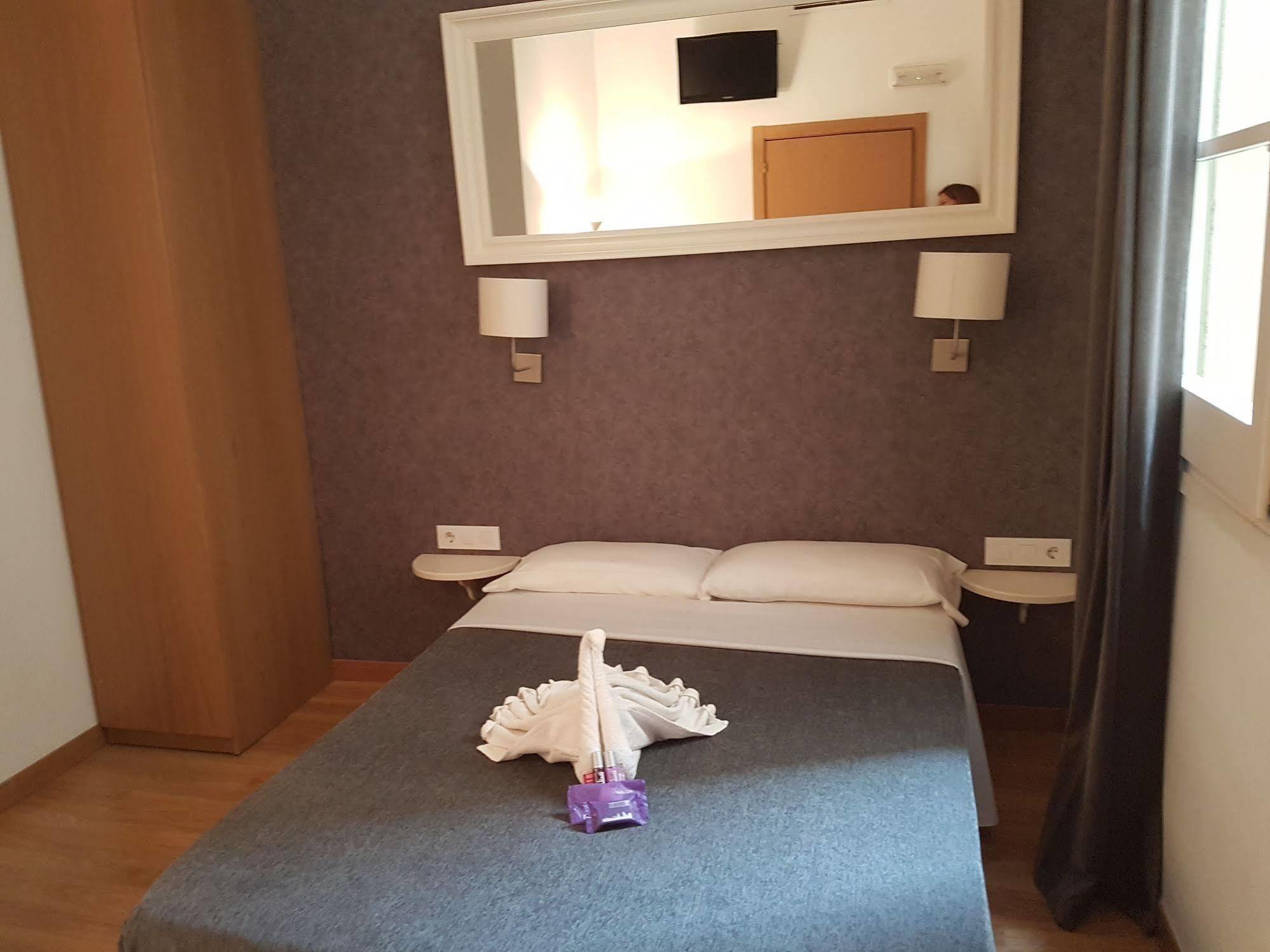 Hostal Martinval Barcelona Eksteriør bilde