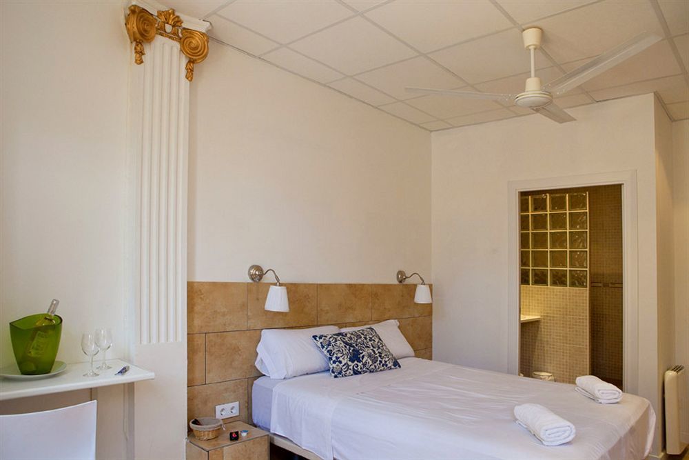 Hostal Martinval Barcelona Eksteriør bilde